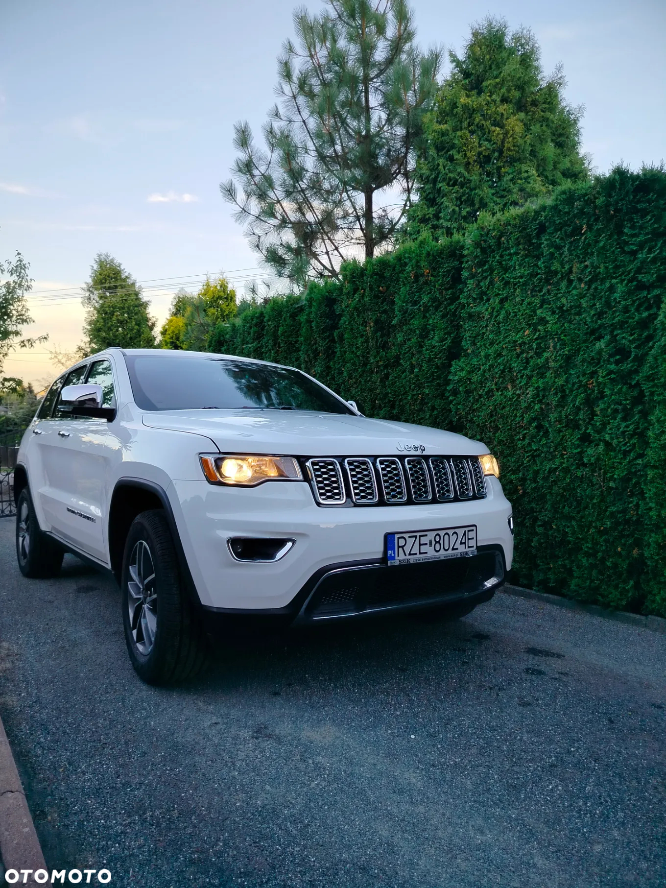 Jeep Grand Cherokee - 19