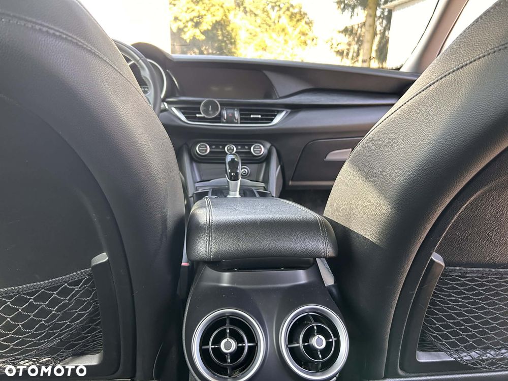 Alfa Romeo Stelvio 2.2 JTDM - 30
