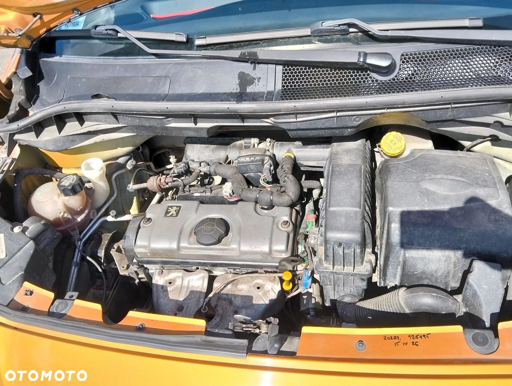 Peugeot 1007 1.4 Trendy - 11