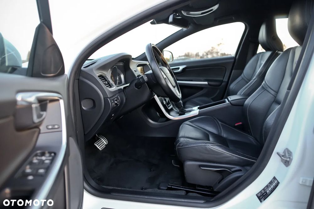 Volvo V60 D3 Geartronic RDesign - 20