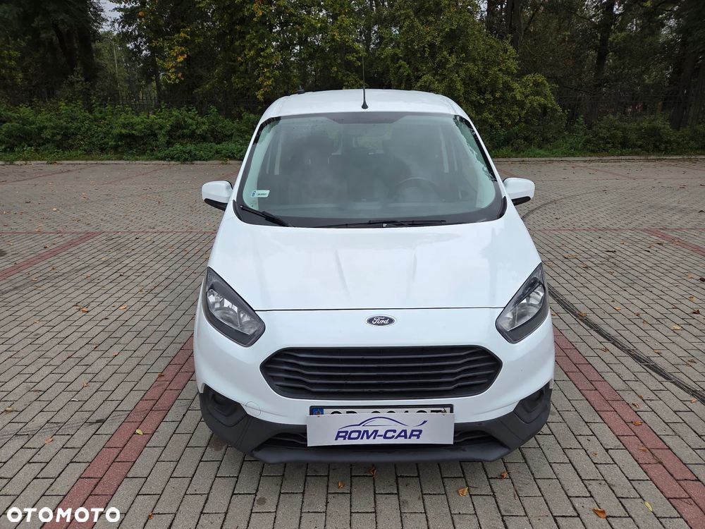 Ford Transit Courier - 10