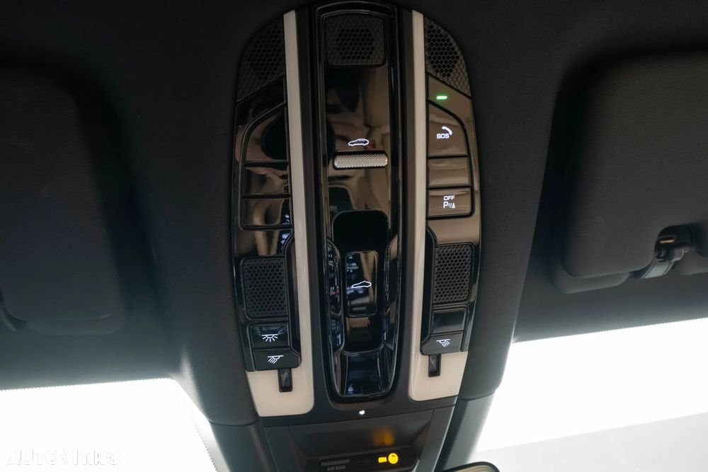 Porsche Cayenne - 27