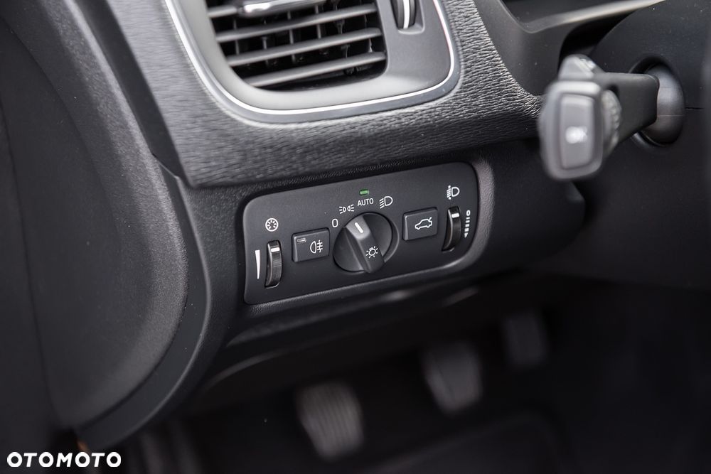 Volvo V40 D2 Drive-E Summum - 18