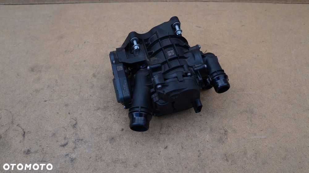 BMW G01 G20 G30 G31 TERMOSTAT OBUDOWA TERMOSTATU KRUĆCE WODY 8642560 - 6