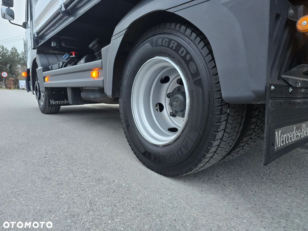 Mercedes-Benz Atego/Wywrotka/Manual/Blokada mostu - 13