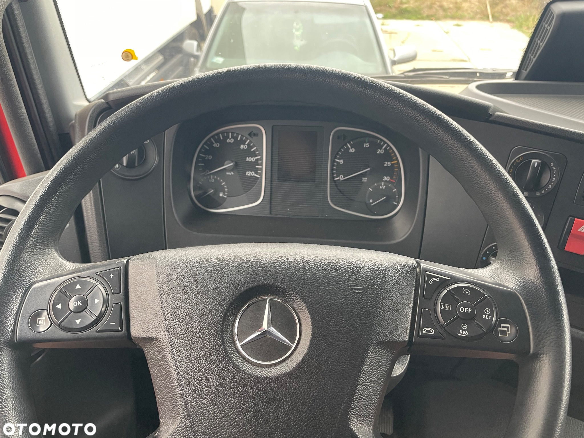 Mercedes-Benz Atego 818 - 11