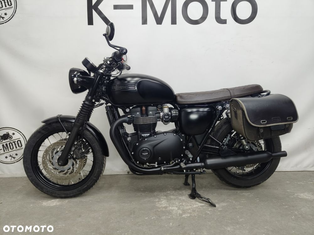 Triumph Bonneville - 16
