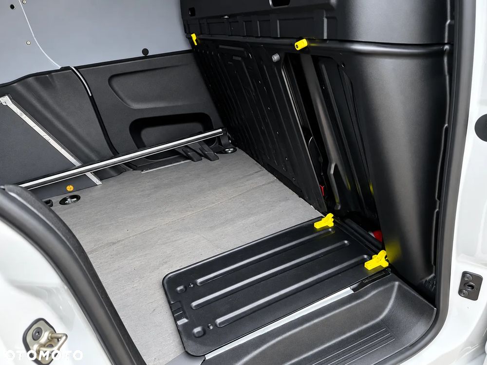 Toyota Proace City - 11