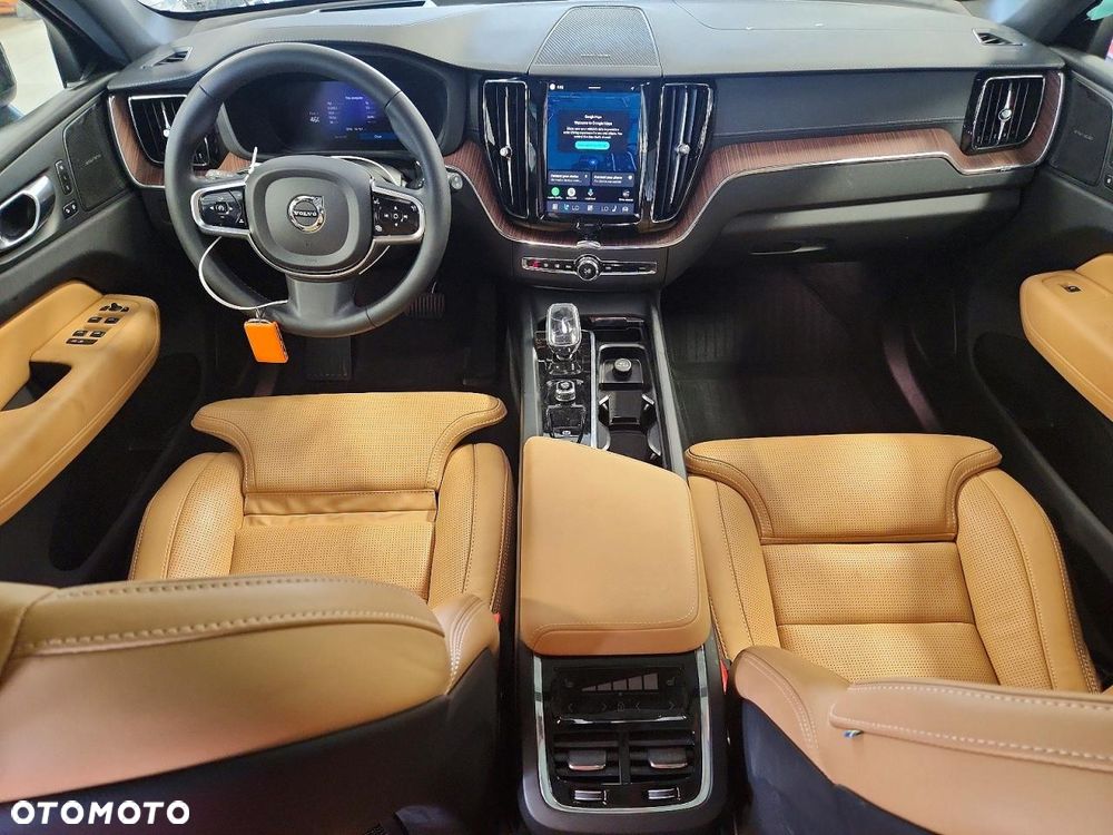 Volvo XC 60 B5 B AWD Momentum - 9
