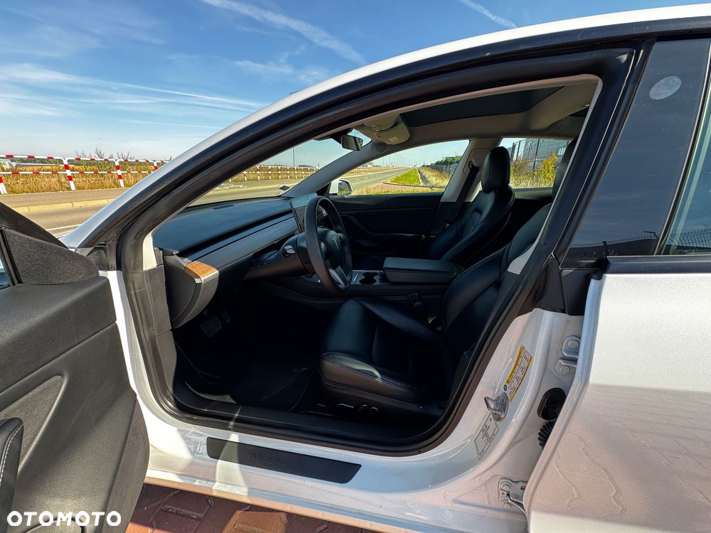 Tesla Model 3 - 13