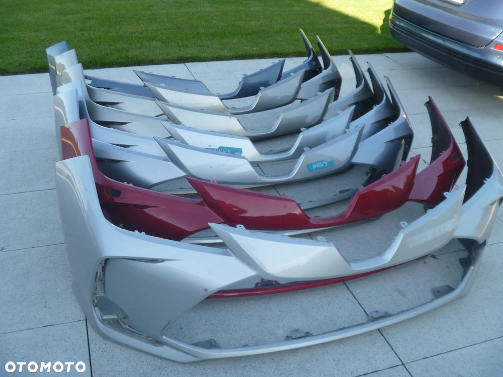 TOYOTA COROLLA E21 SEDAN ZDERZAK TYLNY ORYGINAŁ BEZ PDC - 5