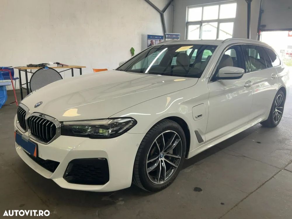 BMW Seria 5 530e xDrive Touring Aut. Luxury Line - 1