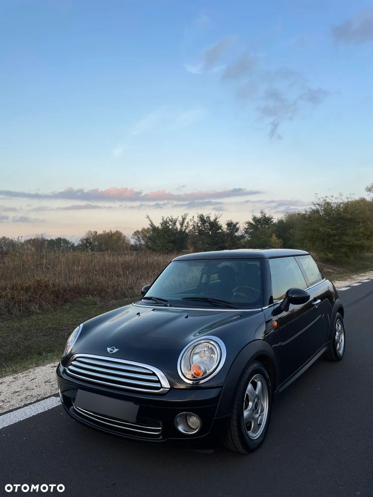 MINI Cooper Standard - 1