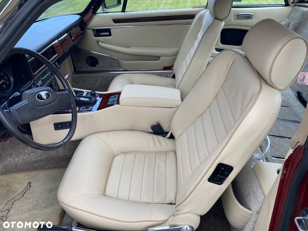 Jaguar XJ - 7