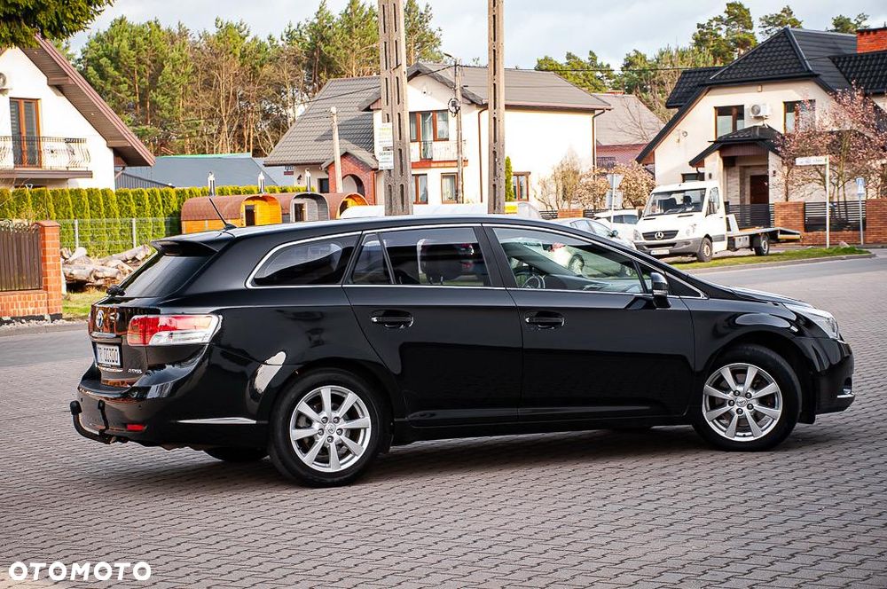 Toyota Avensis 2.2 D-4D X - 19