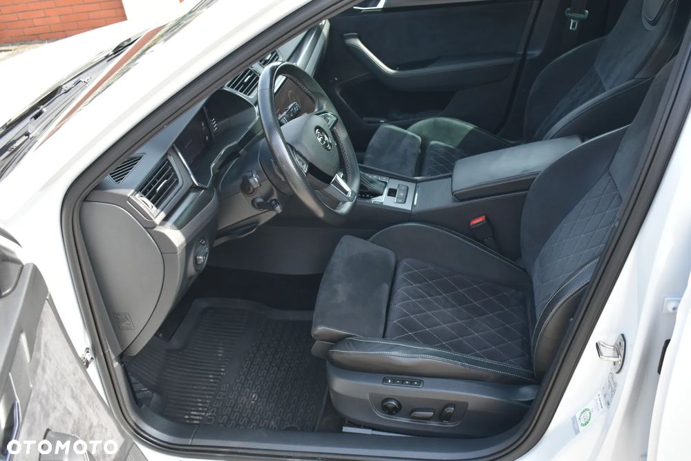 Skoda Superb 2.0 TDI SCR 4x4 Sportline DSG - 16