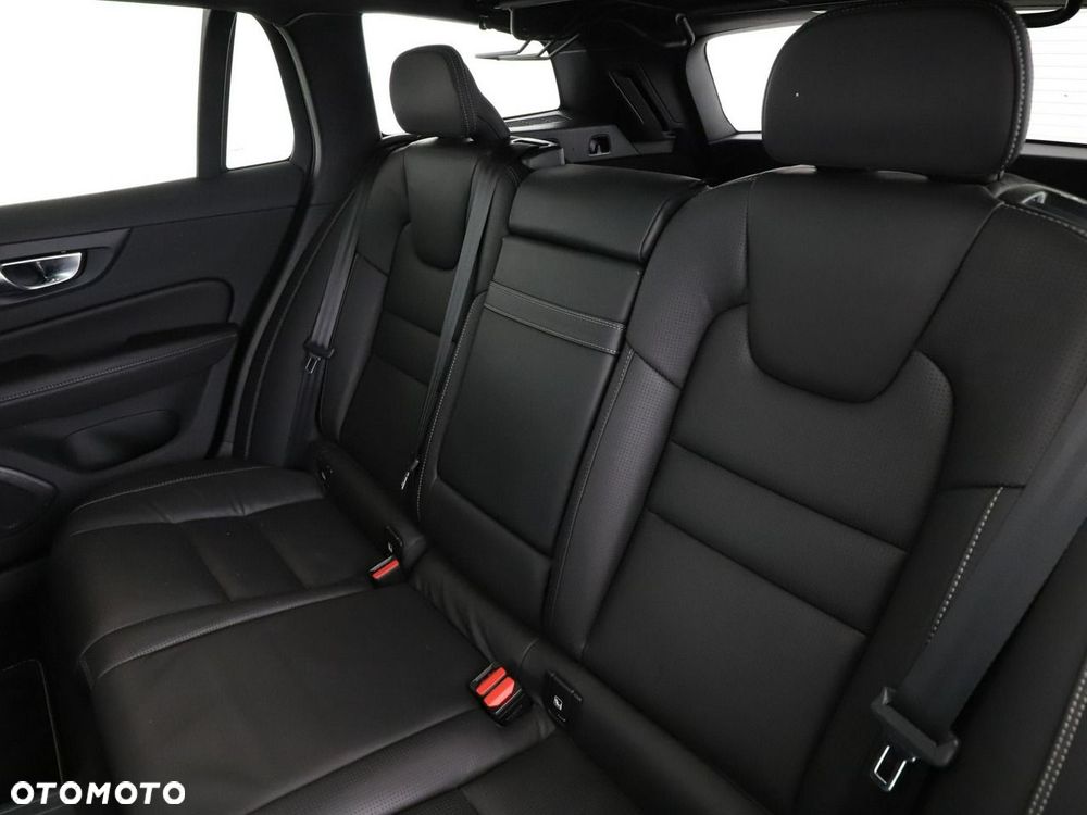 Volvo V60 T8 AWD Recharge Geartronic RDesign - 18