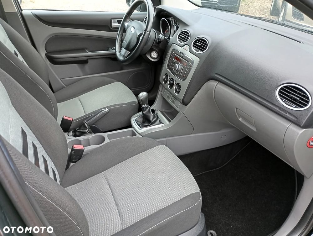 Ford Focus 1.6 TDCi Titanium ECOnetic - 28