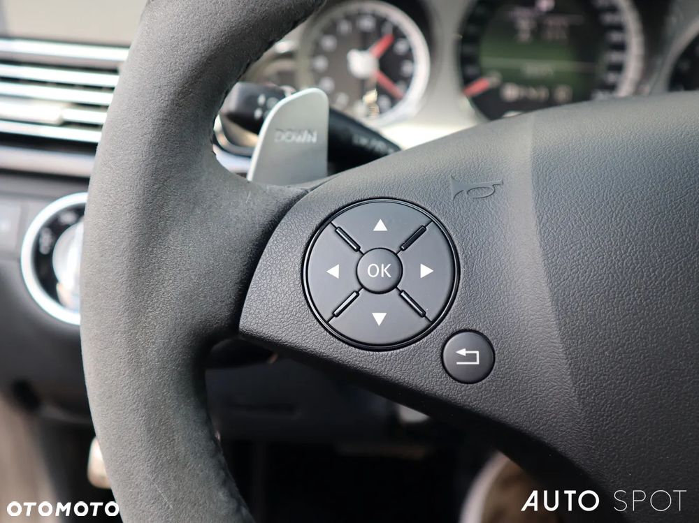 Mercedes-Benz Klasa E 63 AMG AMG Speedshift 7G-MCT - 28