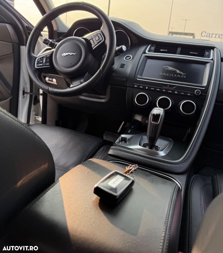 Jaguar E-Pace P200 AWD S - 6