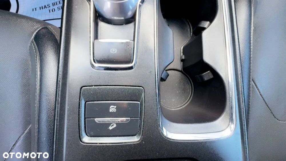 Ford Fusion 2.0 EcoBoost Titanium - 26