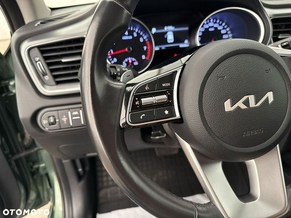 Kia Ceed - 24