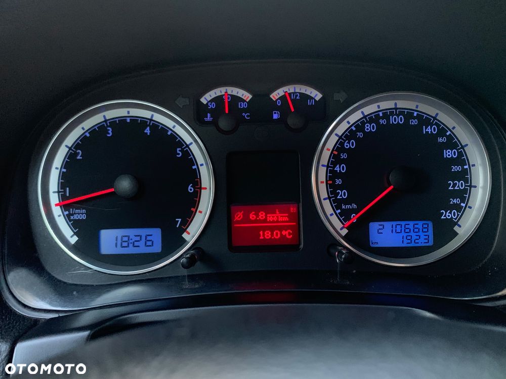 Volkswagen Golf - 11