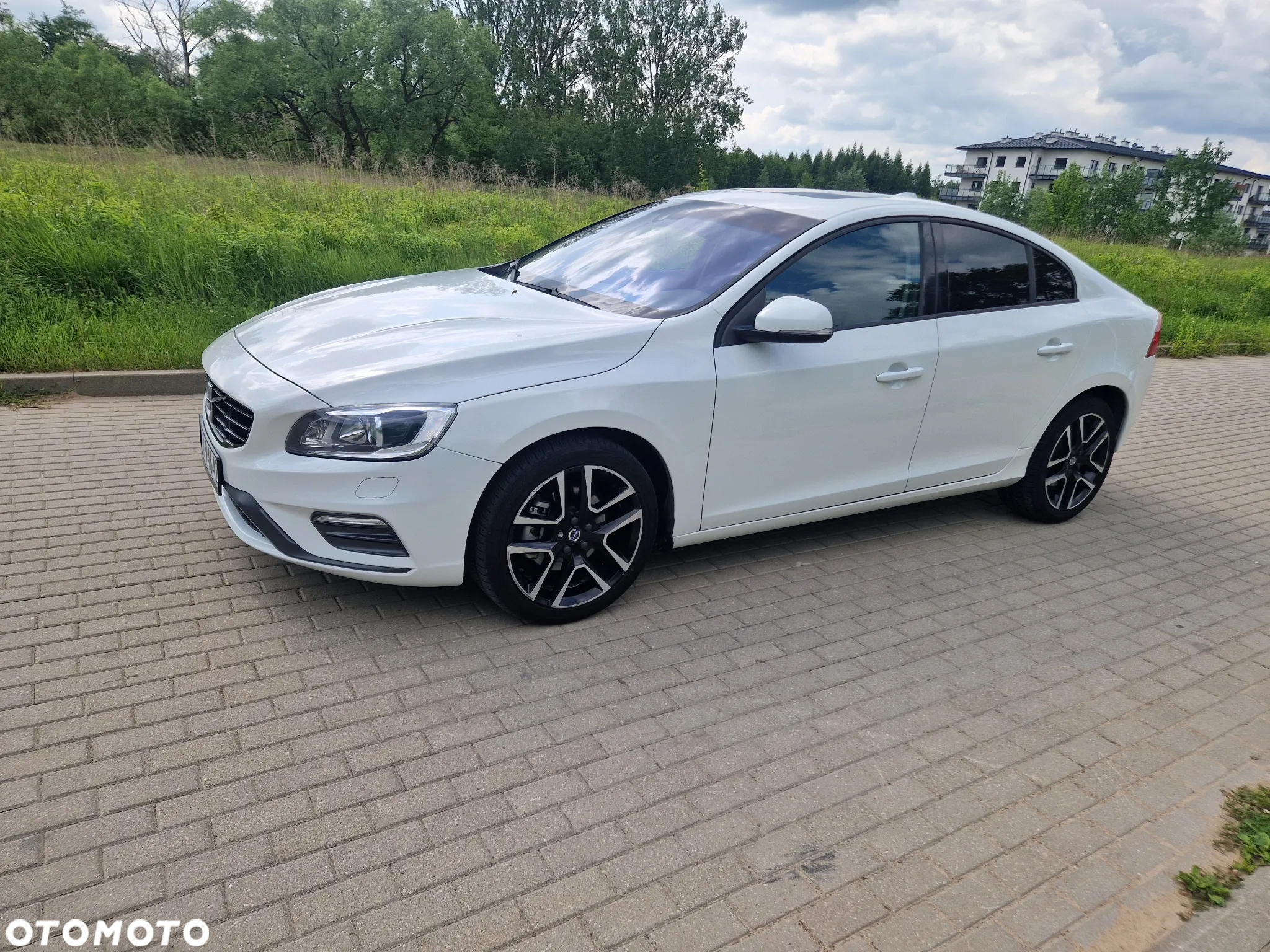 Volvo S60 T5 Drive-E Dynamic Edition (Momentum) - 3