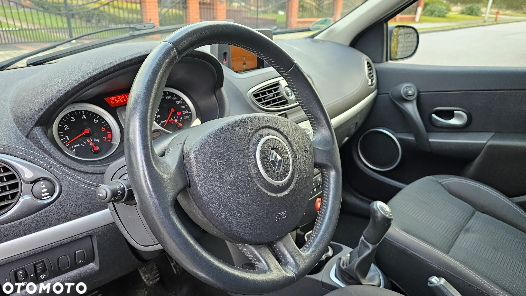 Renault Clio TCe 100 Grandtour Night and Day - 12