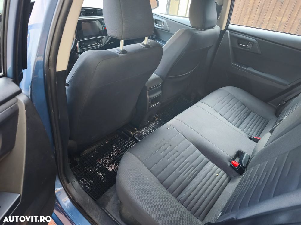 Toyota Auris - 14