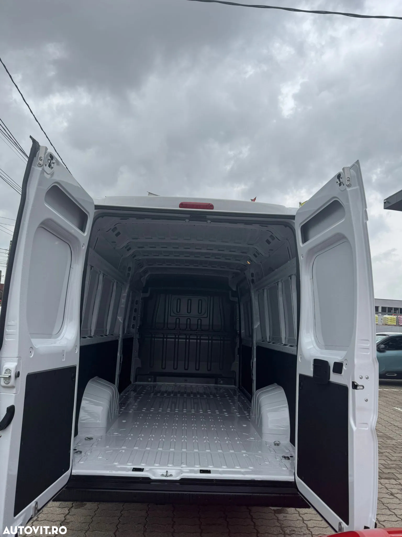Opel Opel Movano Van 35 L4H2 Heavy Base 2.2 Diesel 140 CP Euro 6.4 - 4