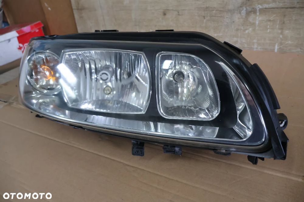 VOLVO S60 I LIFT I 04-09 LAMPA REFLEKTOR PRZÓD PRAWA EUROPA ORYGINAŁ 30698826 ŁADNA - 2