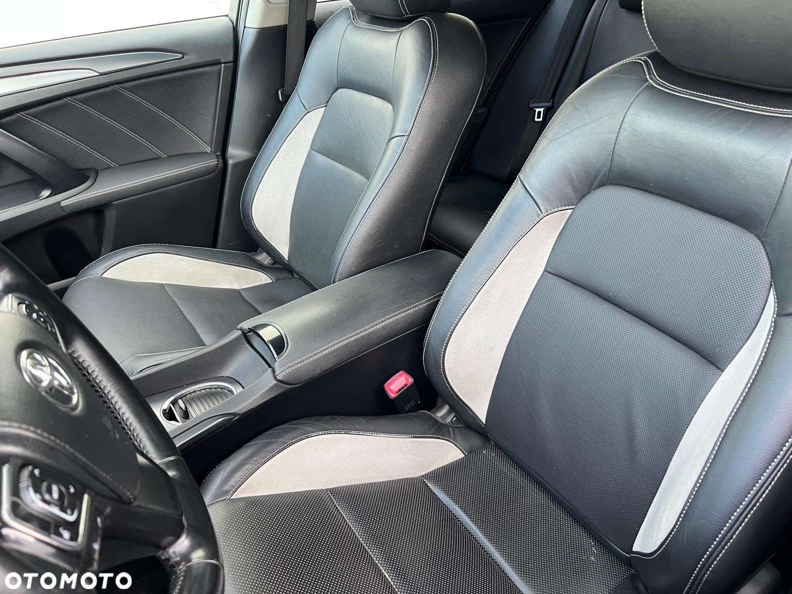 Toyota Avensis 2.0 D-4D Prestige - 15