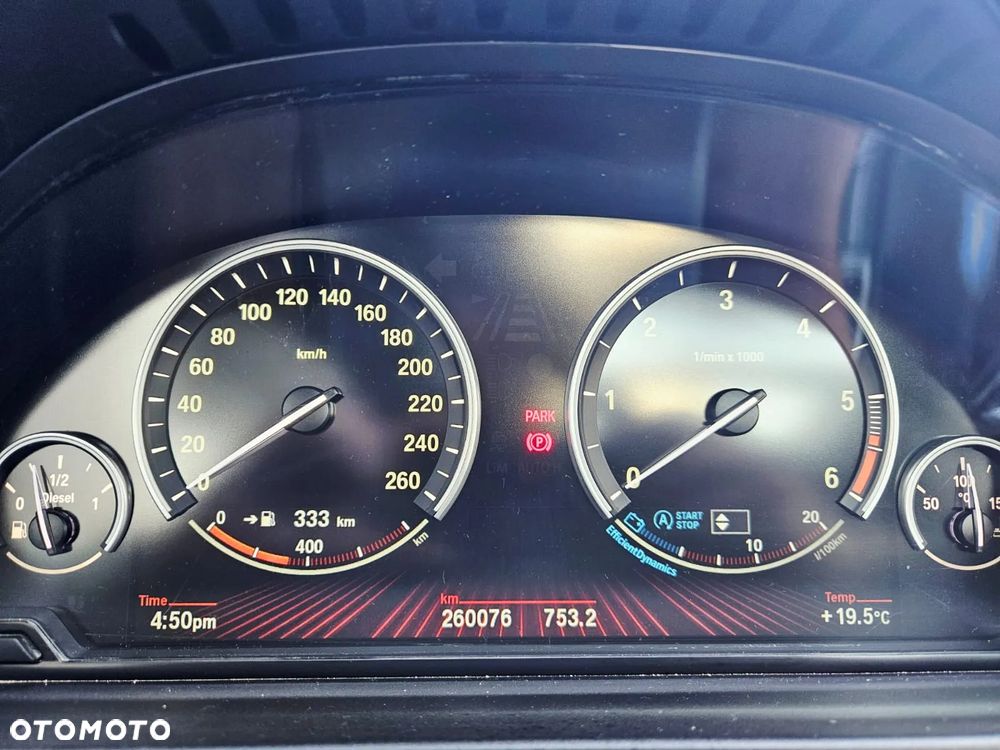 BMW Seria 5 520d - 28