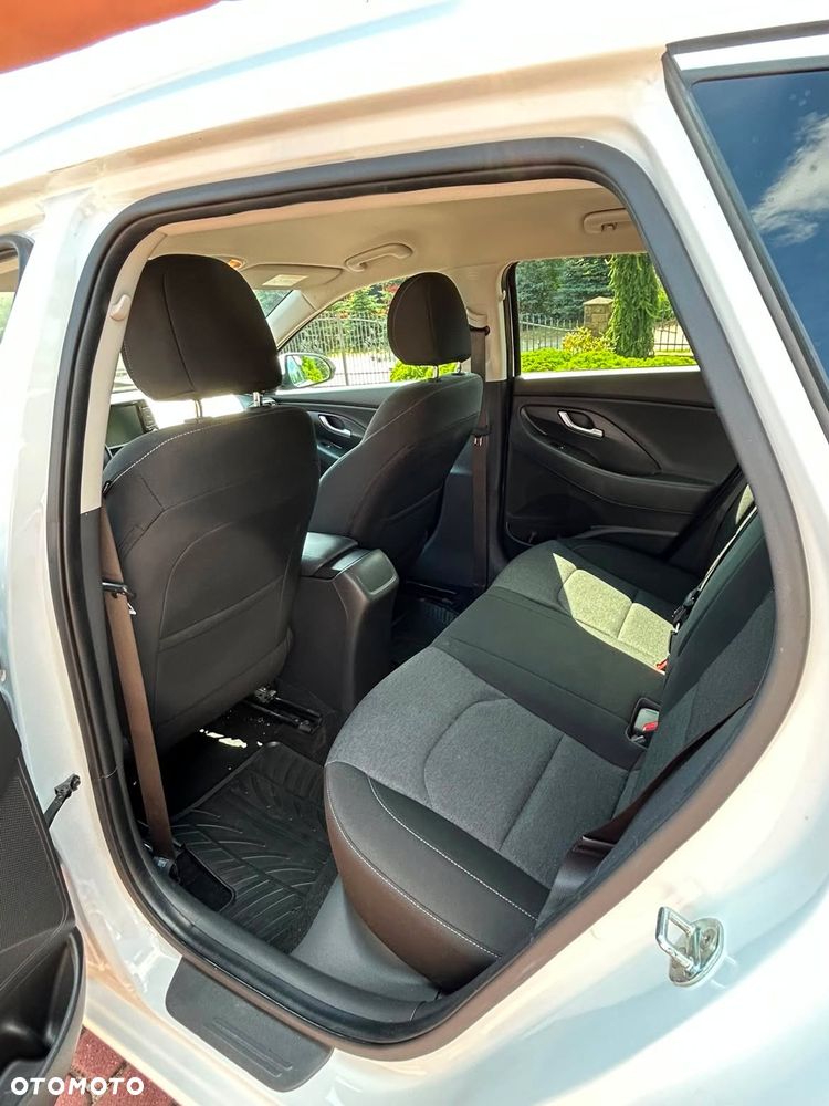 Hyundai i30 1.6 D Comfort DCT - 18