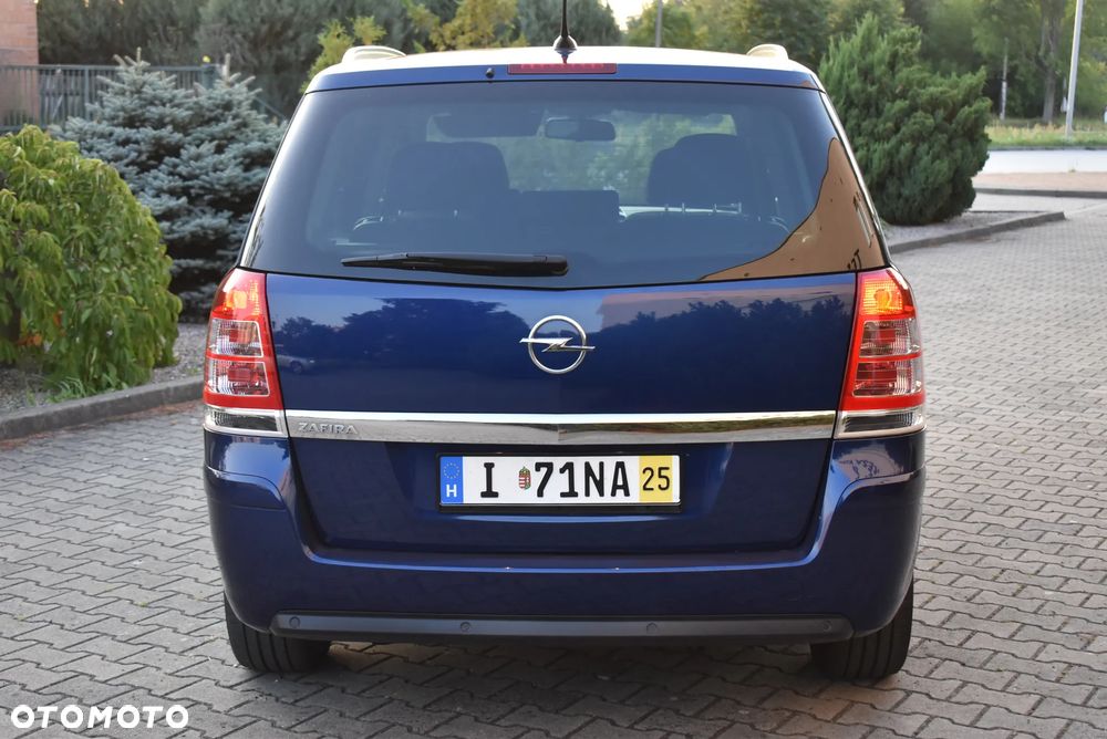 Opel Zafira - 10
