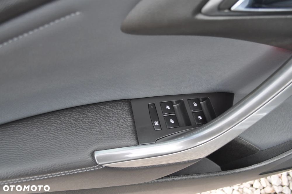 Opel Astra 1.6 Turbo Automatik - 24