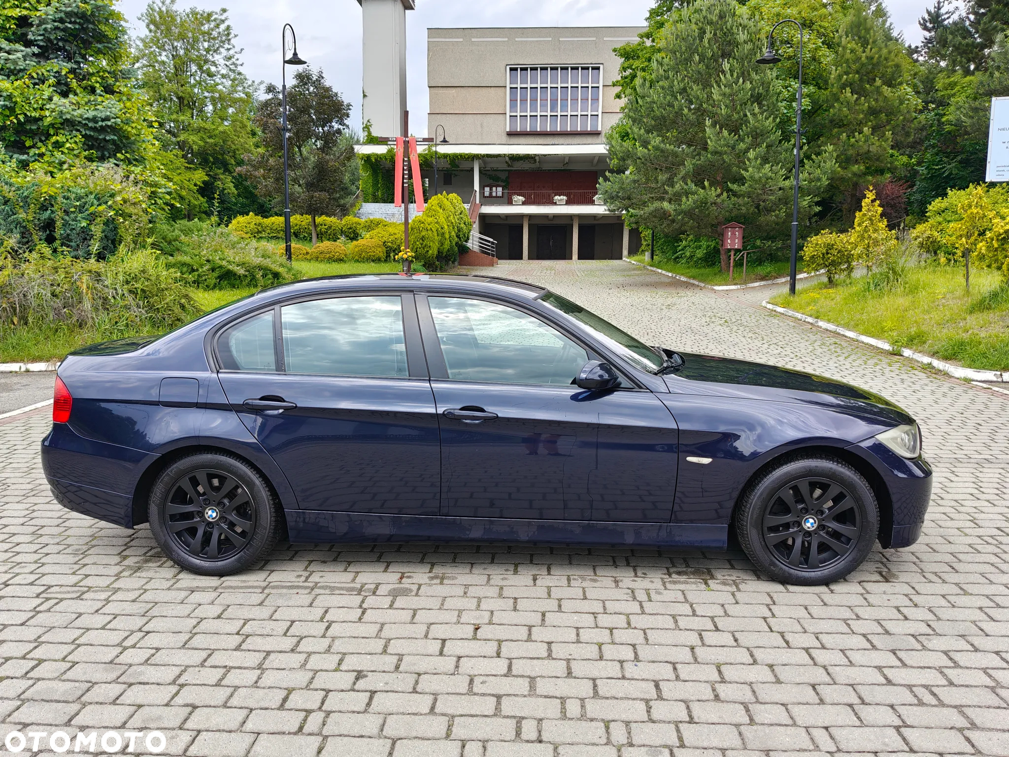 BMW Seria 3 318i - 5