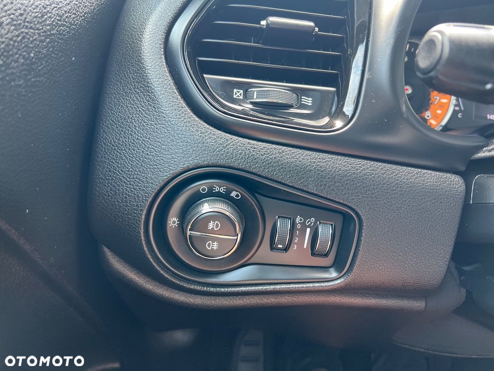 Jeep Renegade 1.4 MultiAir Limited FWD S&S - 35