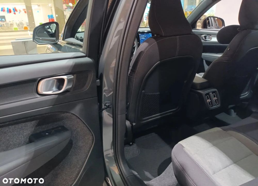 Volvo XC 40 B3 Plus Dark - 10