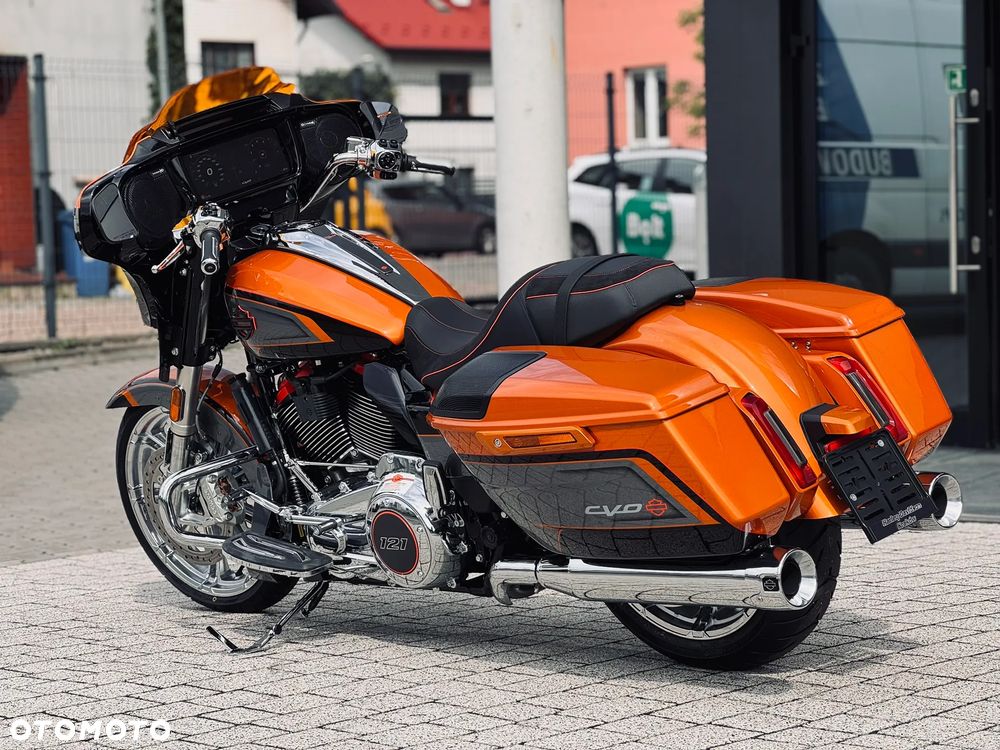 Harley-Davidson CVO Street Glide - 23
