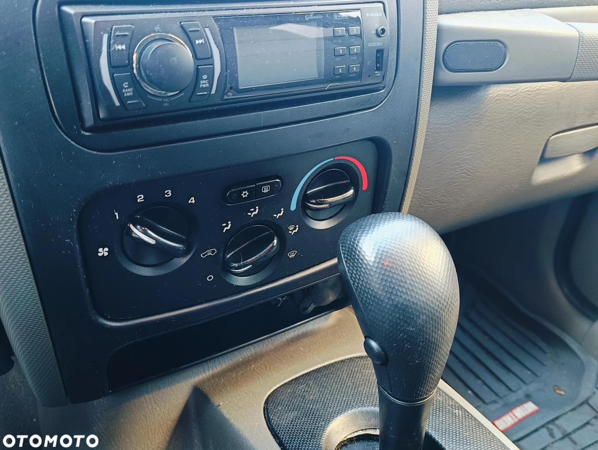 Jeep Liberty 3.7 4x4 - 21