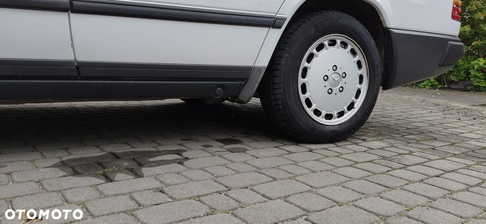 Mercedes-Benz W124 (1984-1993) - 18