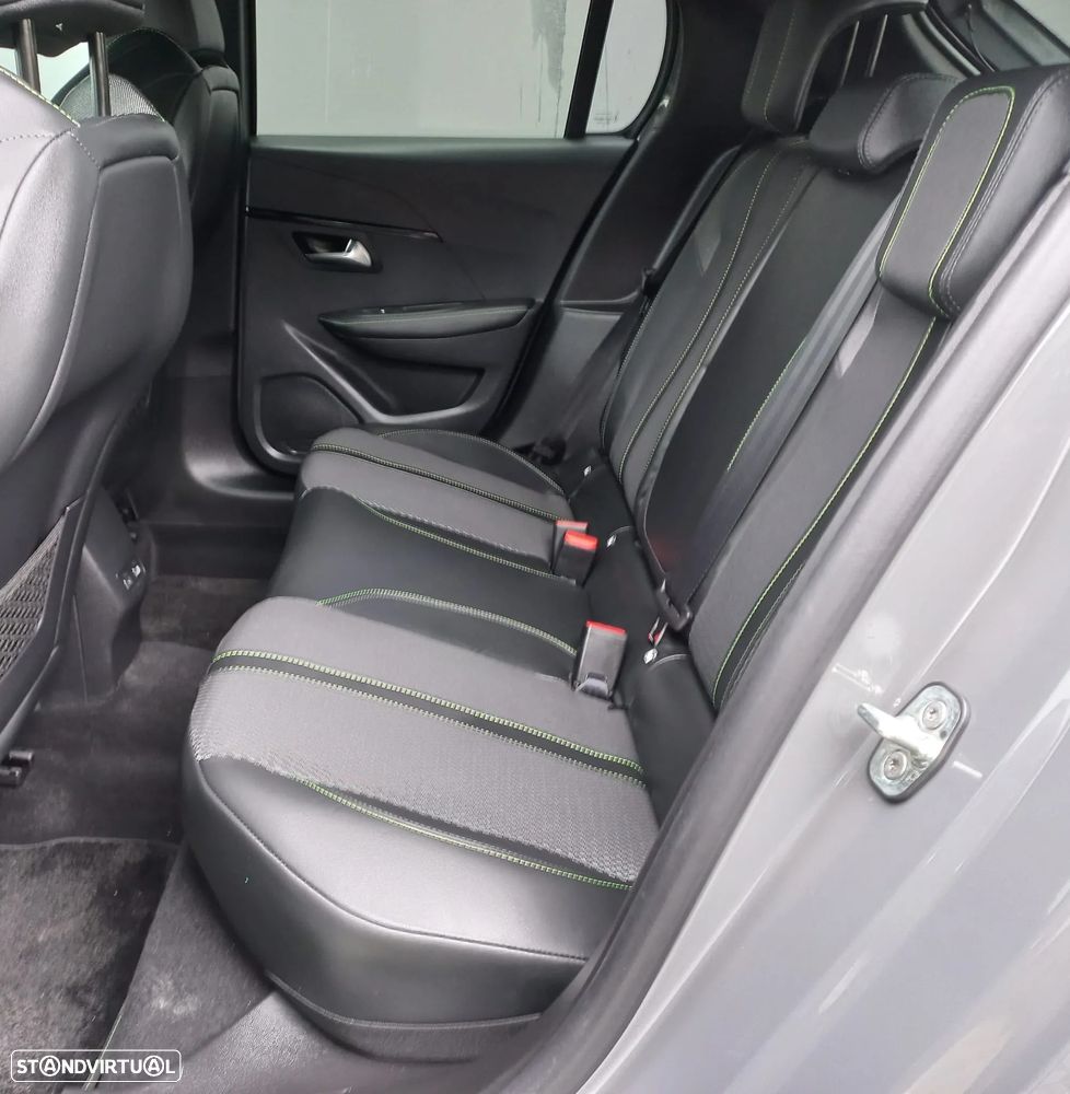 Peugeot 208 1.2 Hybrid GT e-DCS6 - 13