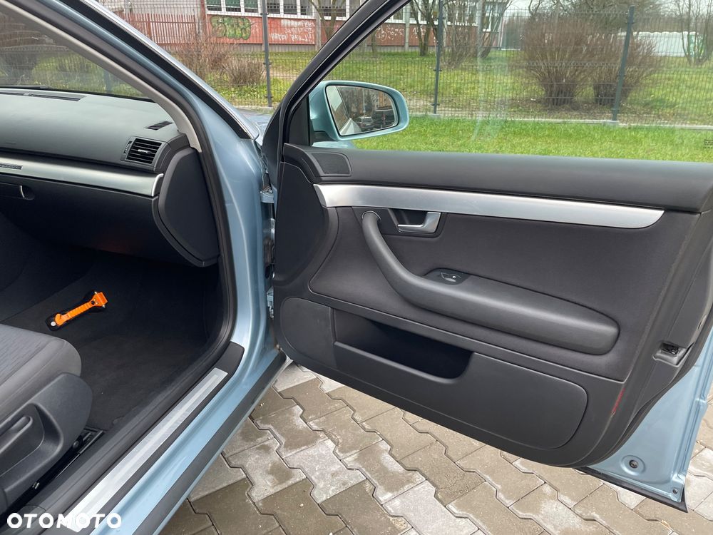 Audi A4 Limousine - 21