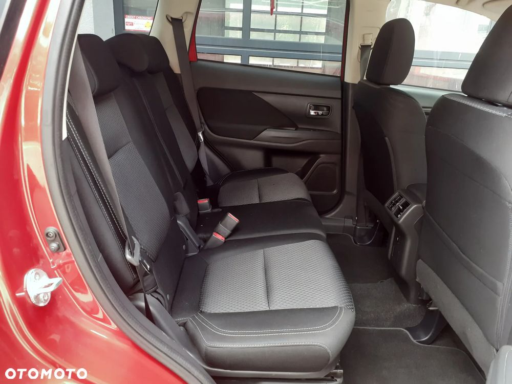 Mitsubishi Outlander 2.0 Intense 4WD CVT - 24