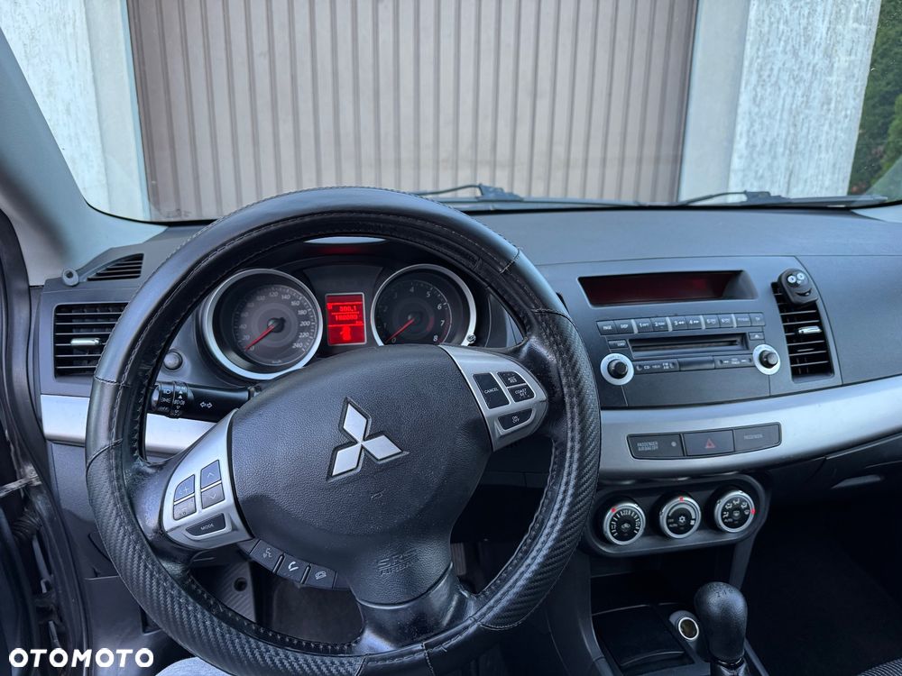 Mitsubishi Lancer 1.8 Invite - 11