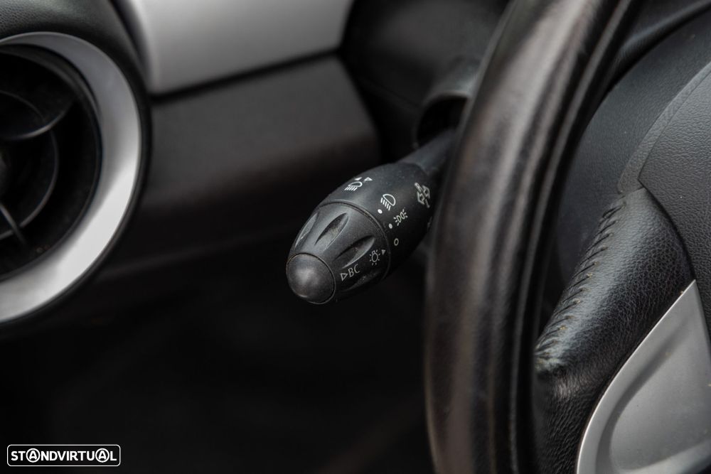 MINI 3 Portas One D - 51