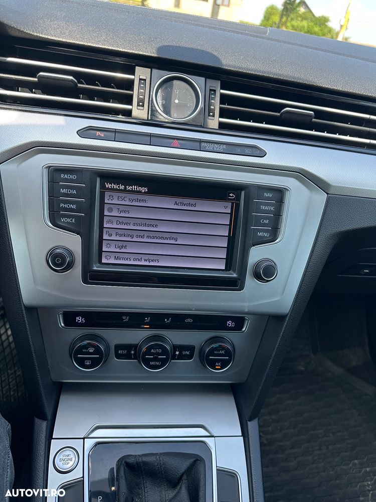 Volkswagen Passat 2.0 TDI DSG Comfortline - 10