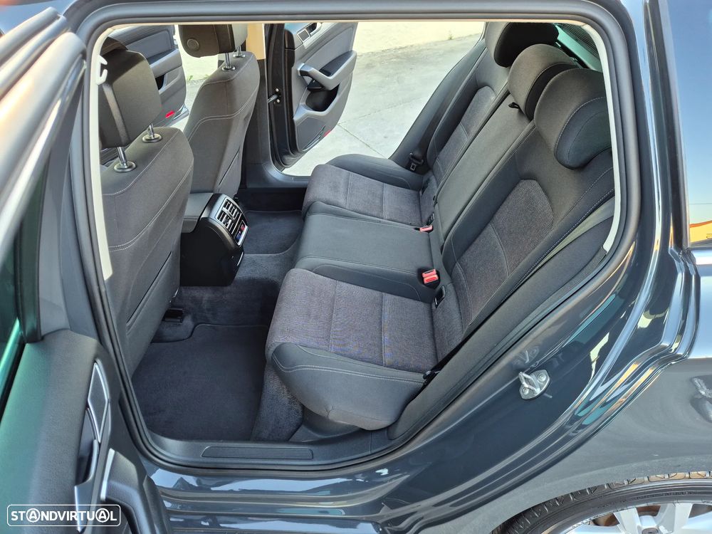 VW Passat Variant 2.0 TDI Confortline - 8